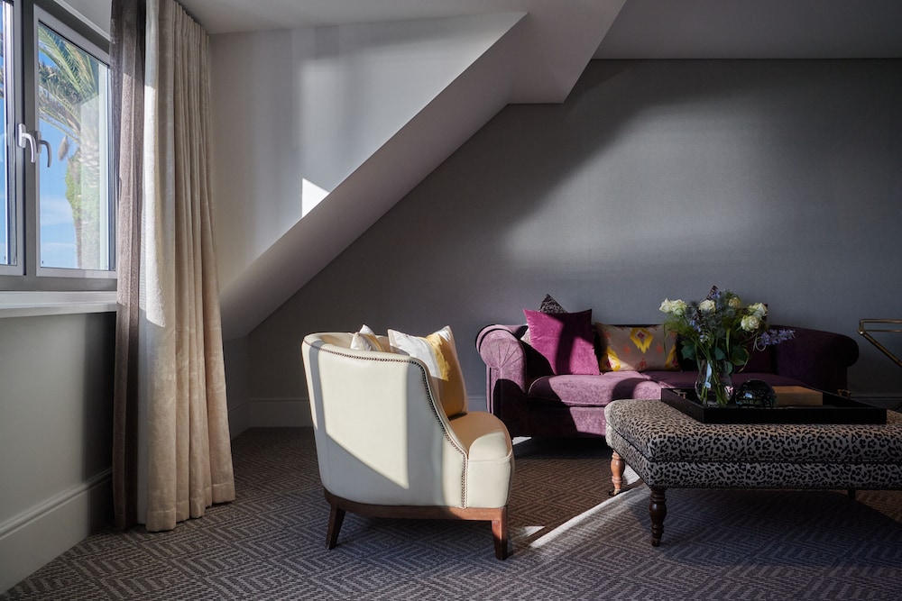 The Winchester Hotel by NEWMARK — Hotel rooms in Cape Town, Western Cape