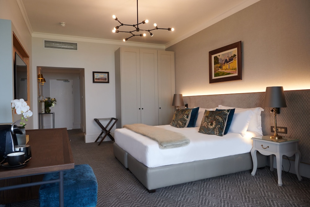 The Winchester Hotel by NEWMARK — Hotel rooms in Cape Town, Western Cape