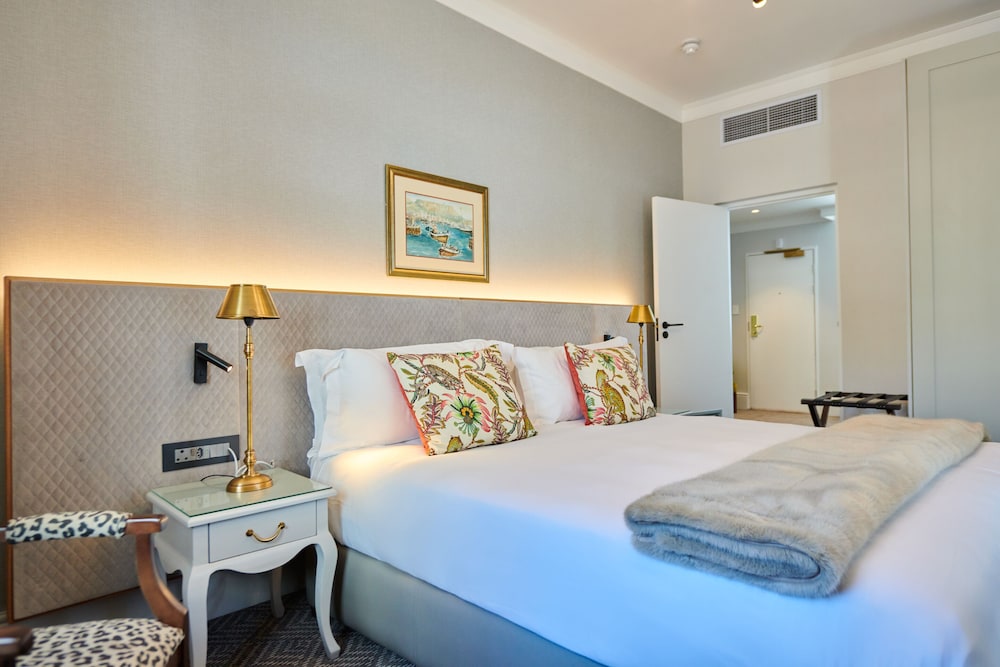 The Winchester Hotel by NEWMARK — Hotel rooms in Cape Town, Western Cape