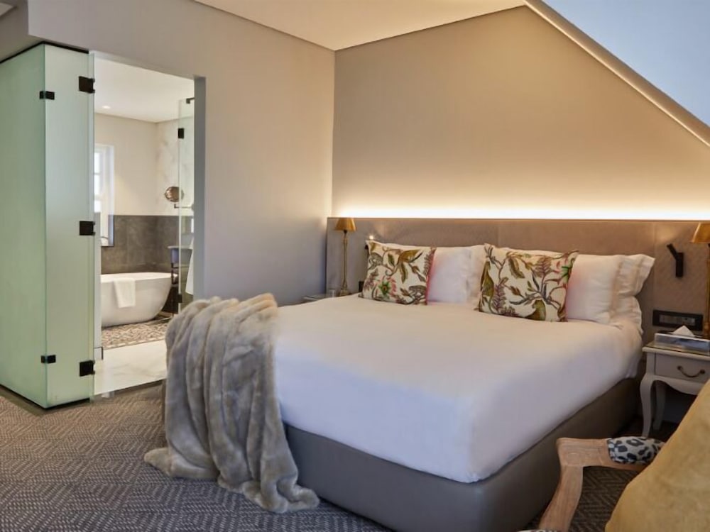 The Winchester Hotel by NEWMARK — Hotel rooms in Cape Town, Western Cape