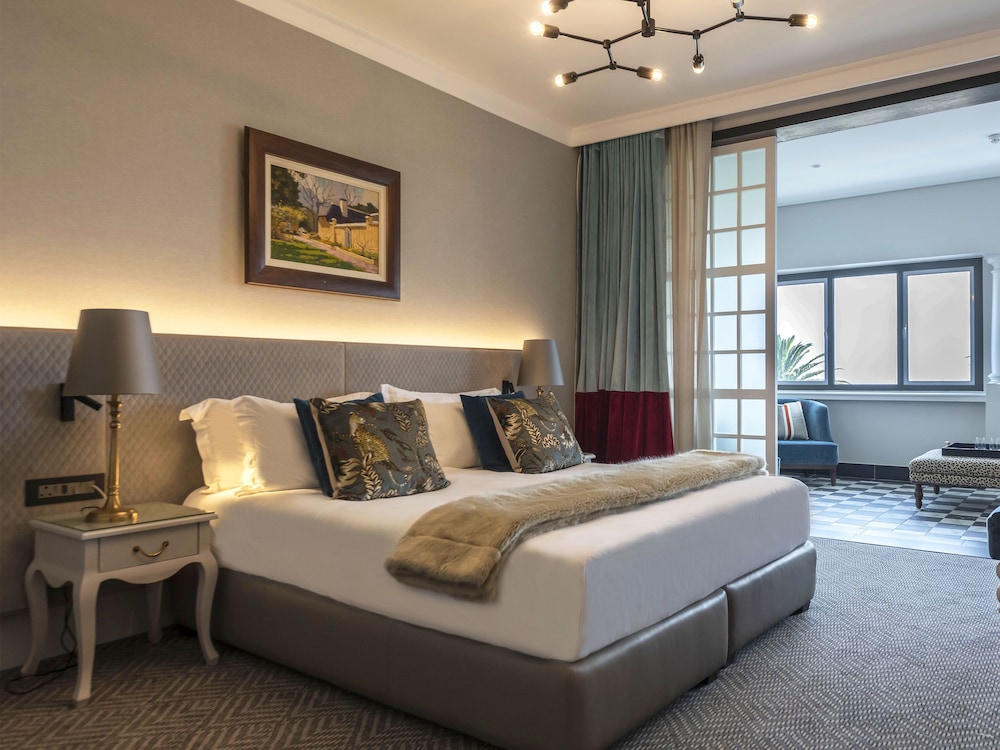 The Winchester Hotel by NEWMARK — Hotel rooms in Cape Town, Western Cape