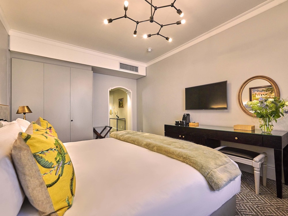 The Winchester Hotel by NEWMARK — Hotel rooms in Cape Town, Western Cape