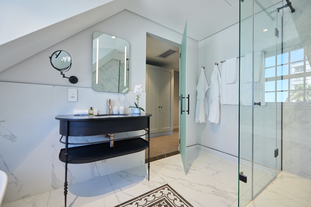 The Winchester Hotel by NEWMARK — Hotel rooms in Cape Town, Western Cape