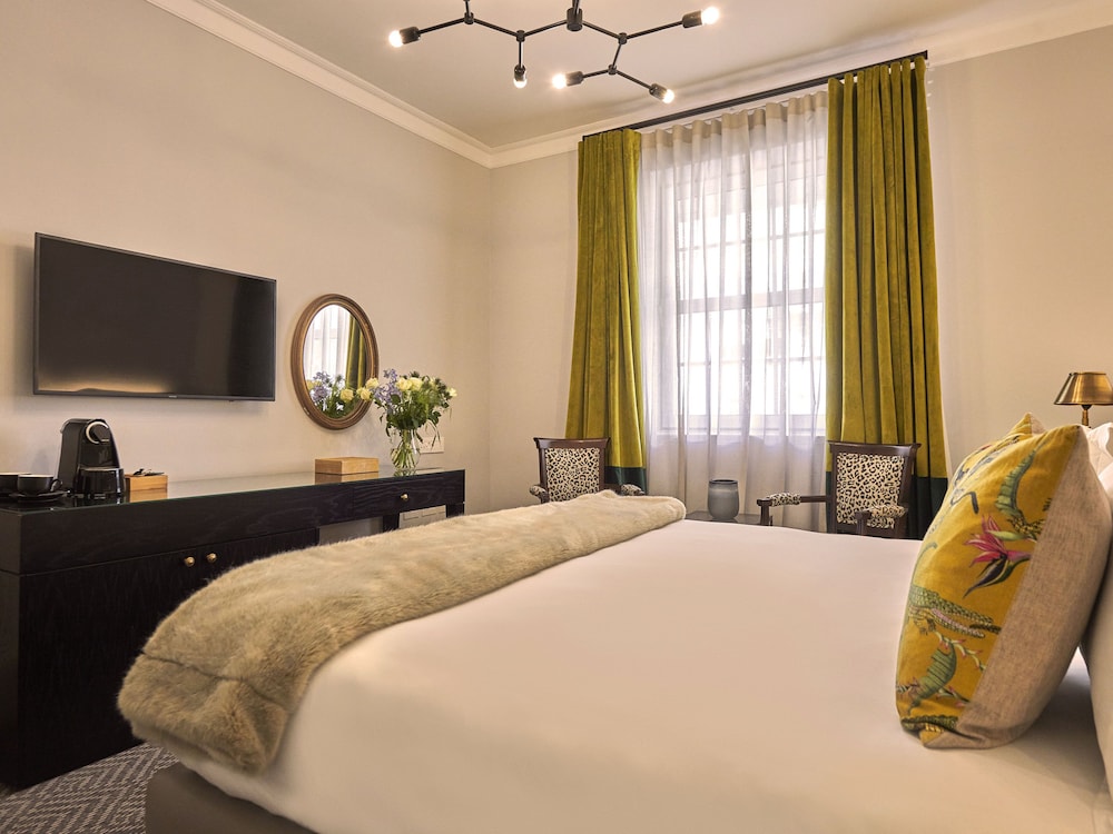 The Winchester Hotel by NEWMARK — Hotel rooms in Cape Town, Western Cape