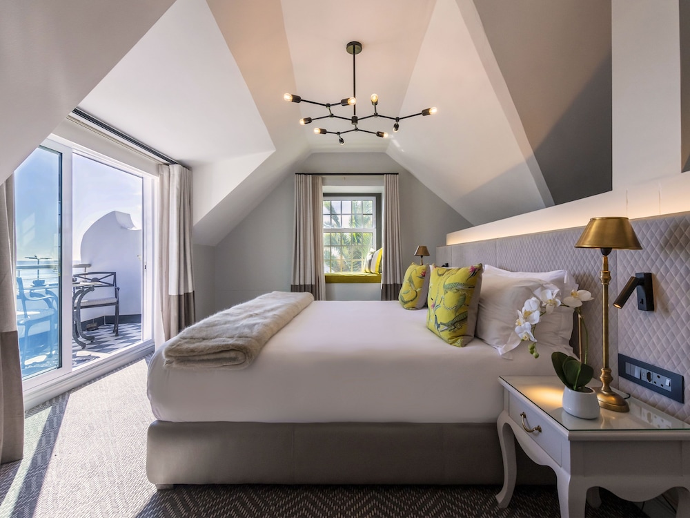 The Winchester Hotel by NEWMARK — Hotel rooms in Cape Town, Western Cape