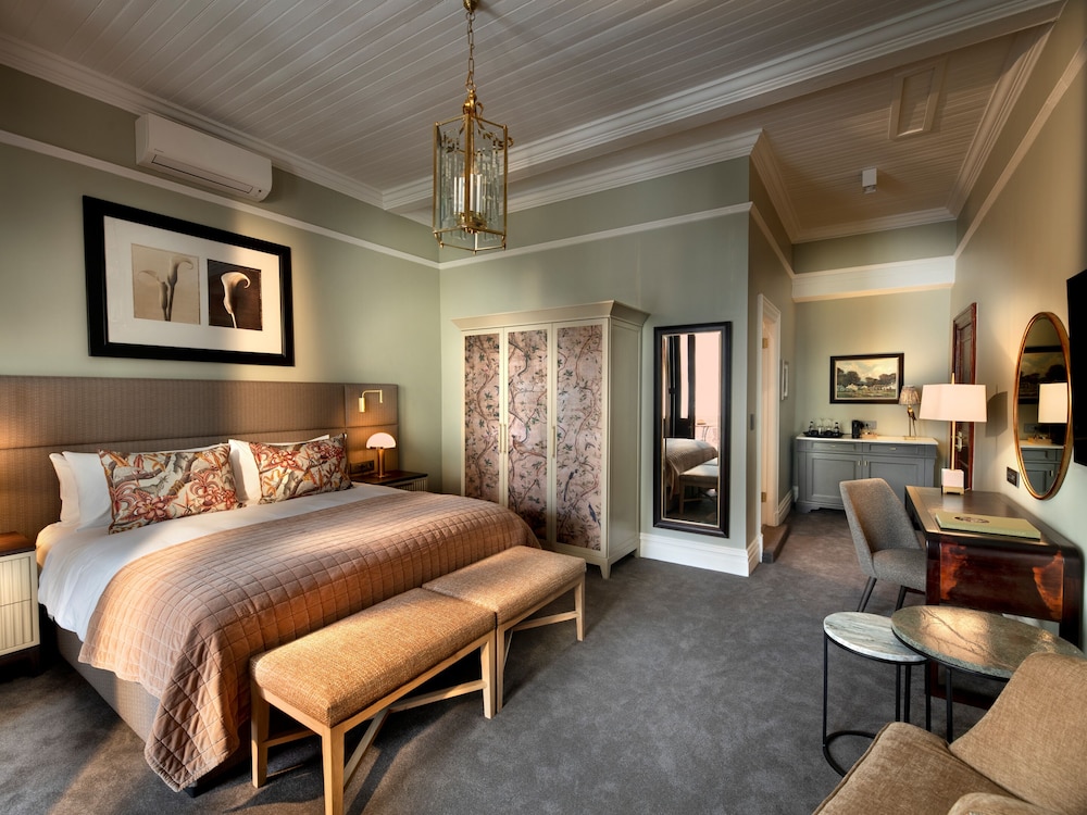 The Winchester Hotel by NEWMARK — Hotel rooms in Cape Town, Western Cape