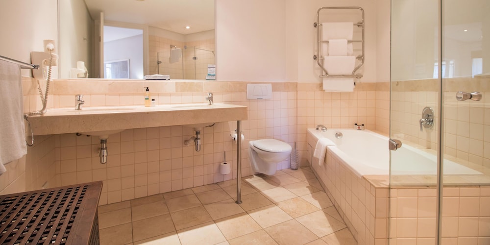 Waterfront Village — Hotel rooms in Cape Town, Western Cape