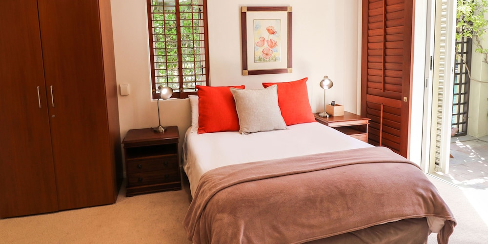 Waterfront Village — Hotel rooms in Cape Town, Western Cape