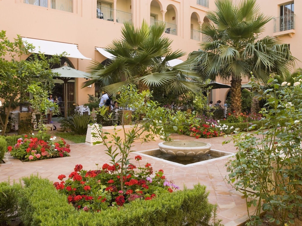 Hotel Alhambra Thalasso — Hotel building in Hammamet, Nabeul