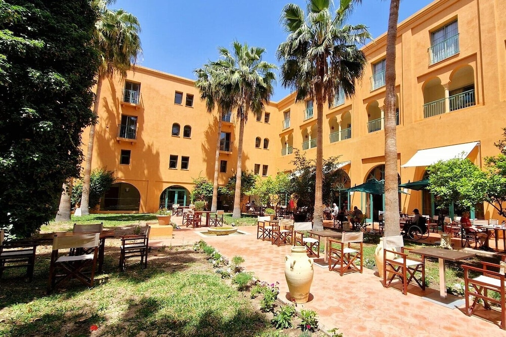 Hotel Alhambra Thalasso — Hotel building in Hammamet, Nabeul