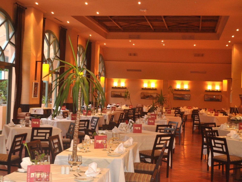 Hotel Alhambra Thalasso — Restaurant & bars in Hammamet, Nabeul