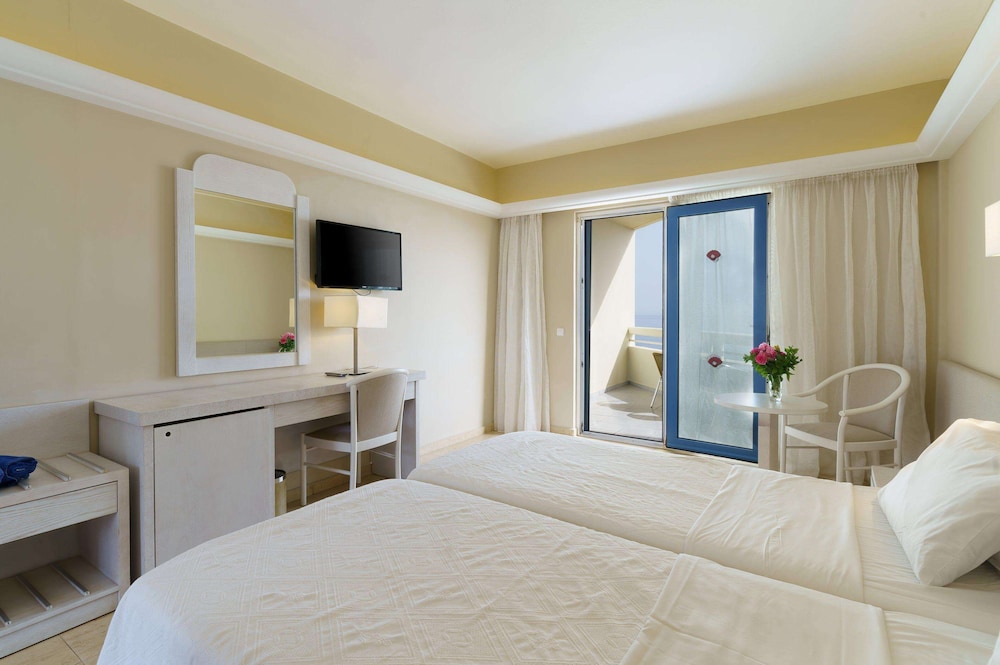 Pearl Beach Hotel — Hotel rooms in Rethymnon