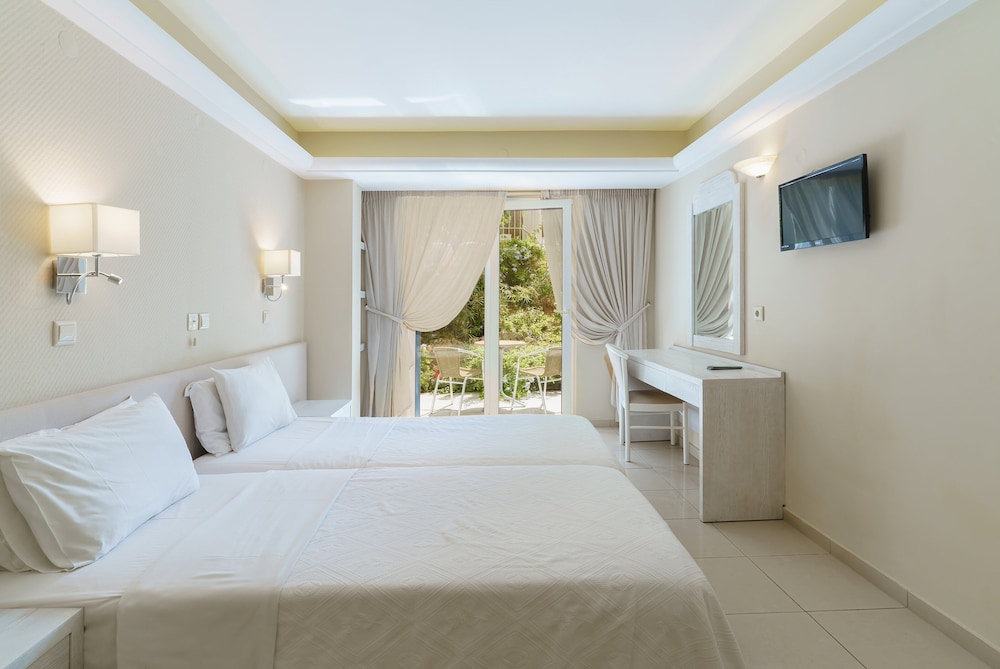 Pearl Beach Hotel — Hotel rooms in Rethymnon