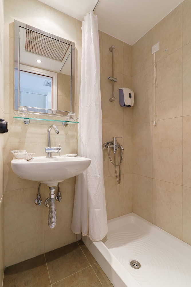 Pearl Beach Hotel — Hotel rooms in Rethymnon