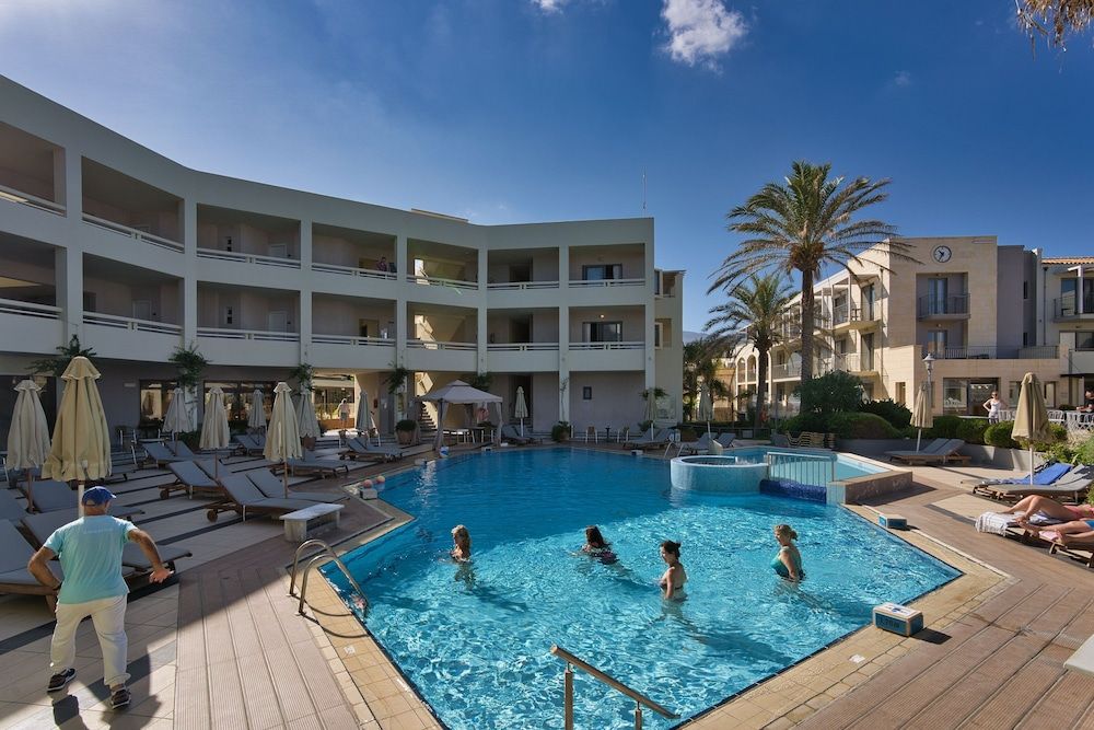 Pearl Beach Hotel