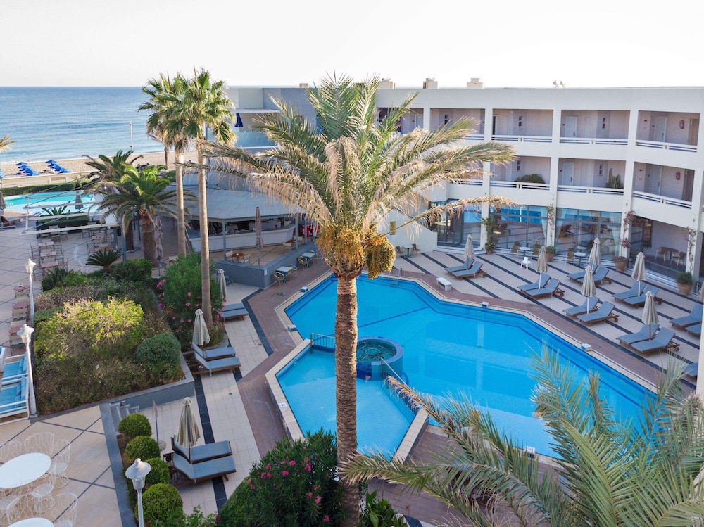 Pearl Beach Hotel — Hotel building in Rethymnon