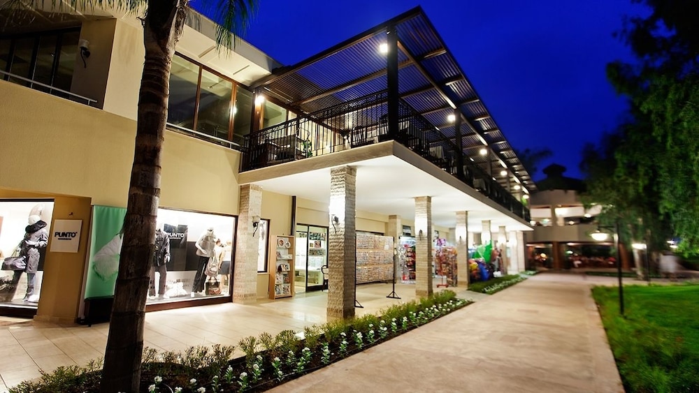 Champion Holiday Village - All Inclusive — Hotel building in Kemer