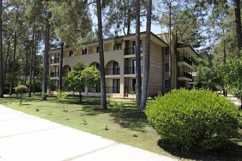 Champion Holiday Village - All Inclusive — Hotel building in Kemer