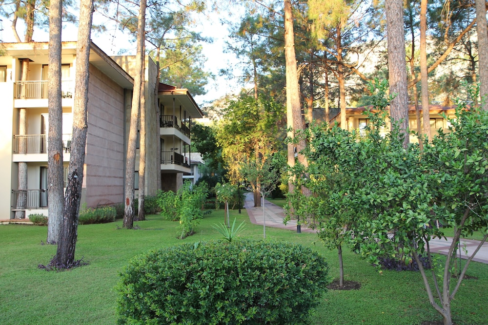 Champion Holiday Village - All Inclusive — Hotel building in Kemer
