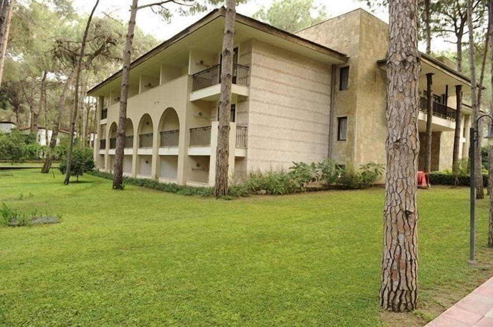 Champion Holiday Village - All Inclusive — Hotel building in Kemer