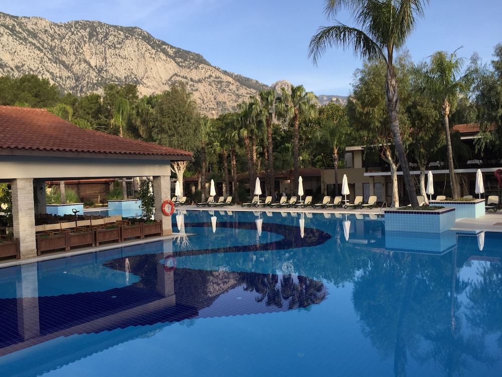 Champion Holiday Village - All Inclusive — Swimming pool in Kemer