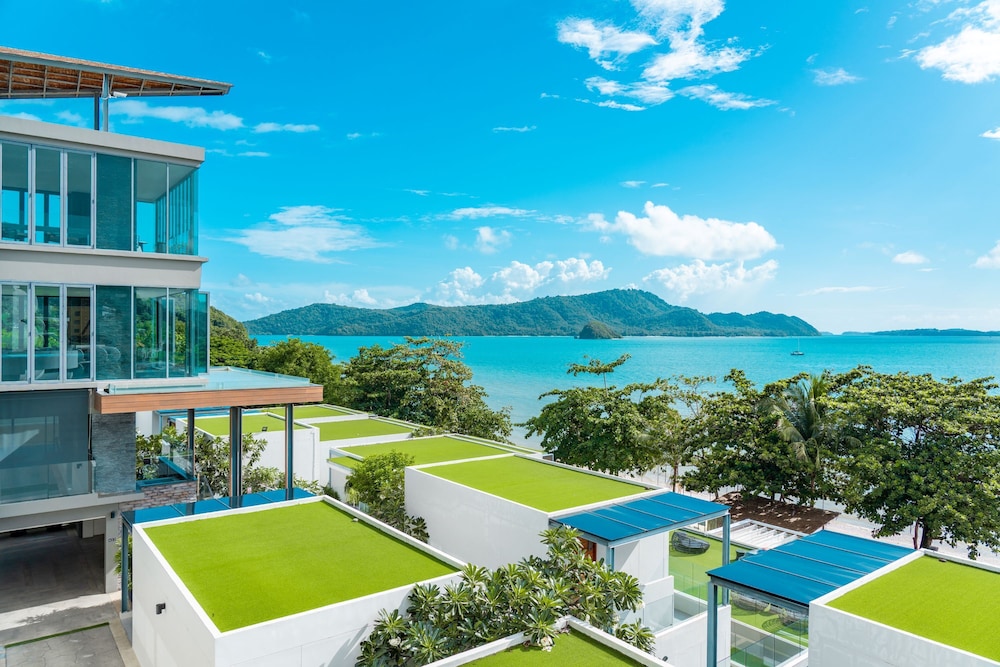 My Beach Resort Phuket — Hotel building in Ko Lon, Phuket Province