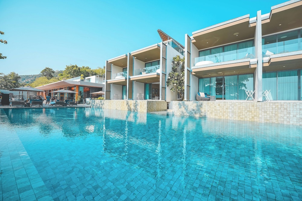 My Beach Resort Phuket — Swimming pool in Ko Lon, Phuket Province