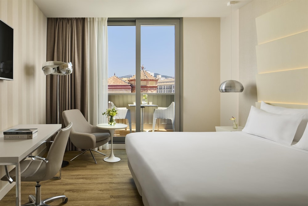 NH Málaga Hotel - zdjęcie 5