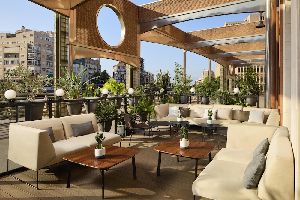 NH Málaga Hotel - zdjęcie 2