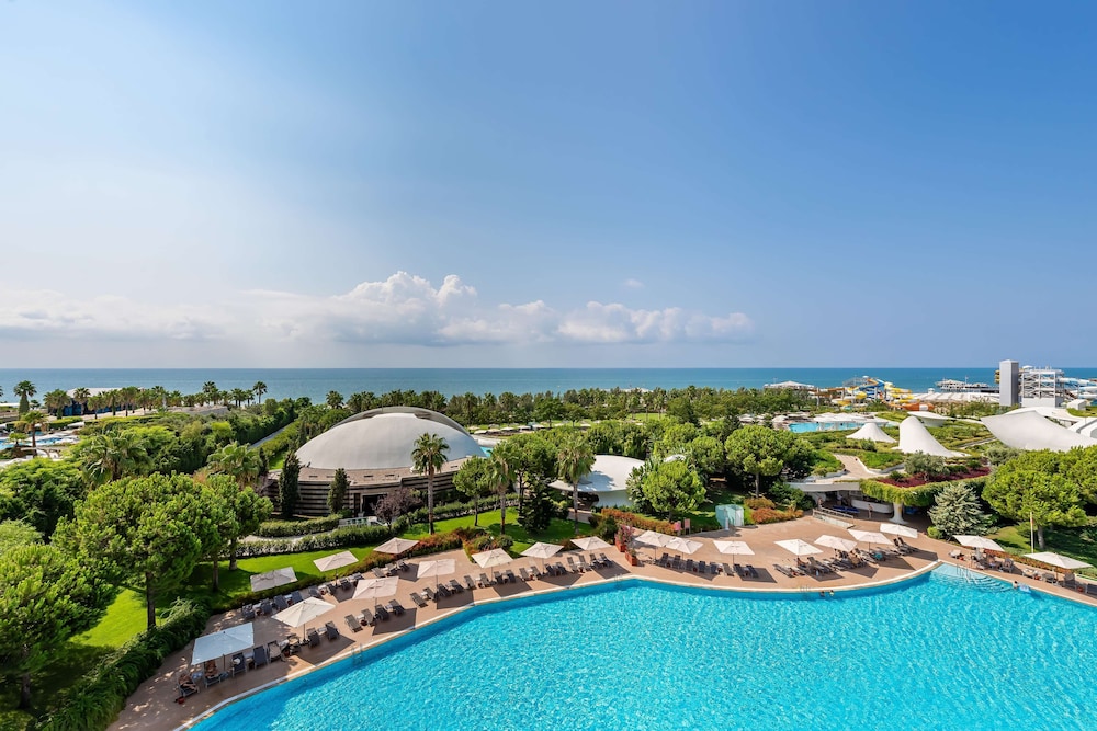 Cornelia Diamond Golf Resort & SPA - All Inclusive — Swimming pool in Belek