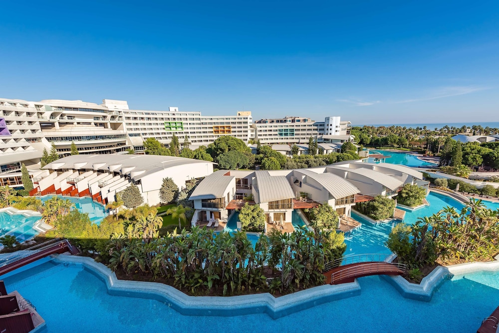 Cornelia Diamond Golf Resort & SPA - All Inclusive — Hotel building in Belek