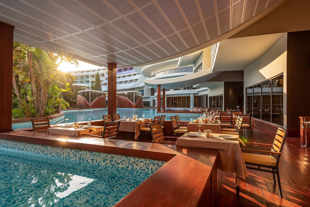Cornelia Diamond Golf Resort & SPA - All Inclusive — Restaurant & bars in Belek