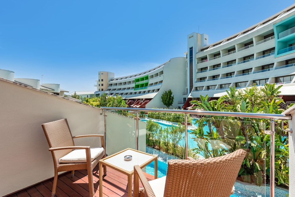 Cornelia Diamond Golf Resort & SPA - All Inclusive — Hotel building in Belek