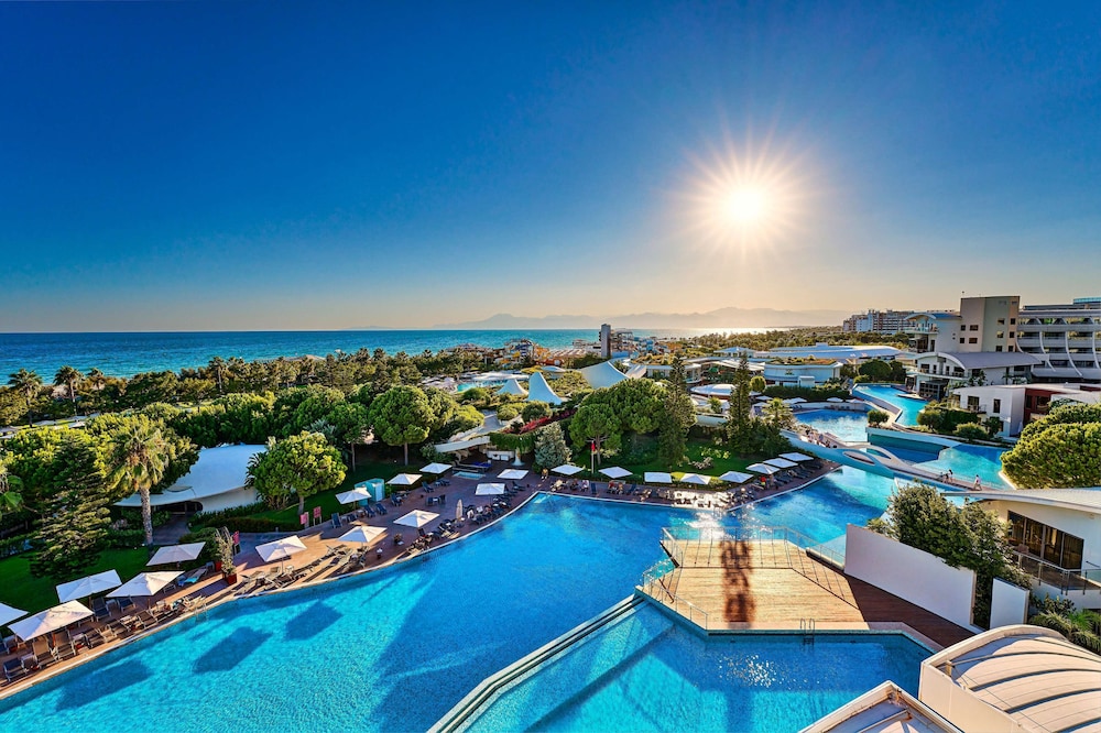 Cornelia Diamond Golf Resort & SPA - All Inclusive — Swimming pool in Belek