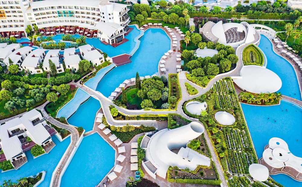 Cornelia Diamond Golf Resort & SPA - All Inclusive — Swimming pool in Belek