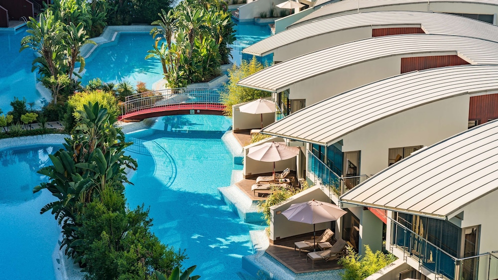 Cornelia Diamond Golf Resort & SPA - All Inclusive — Swimming pool in Belek