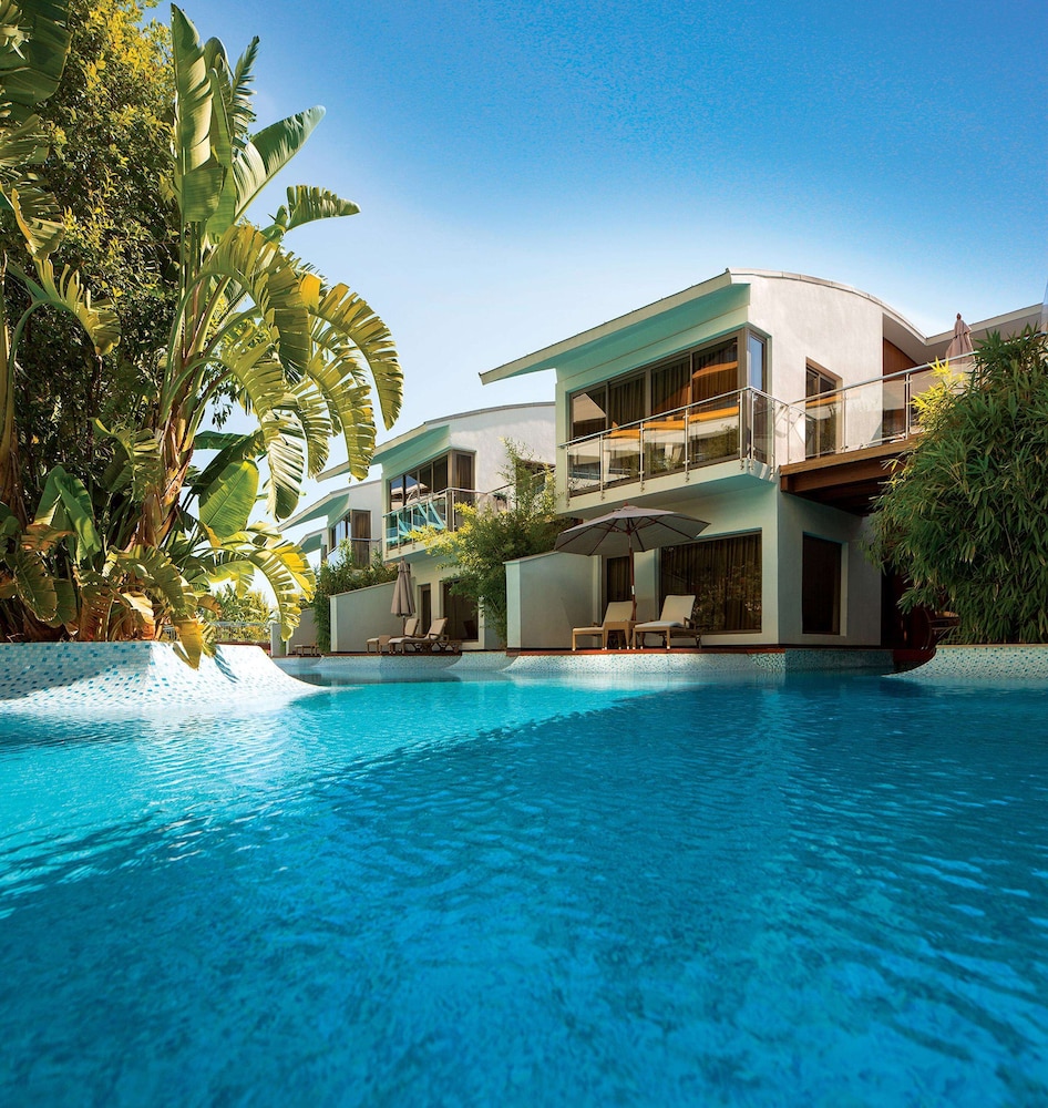 Cornelia Diamond Golf Resort & SPA - All Inclusive — Swimming pool in Belek