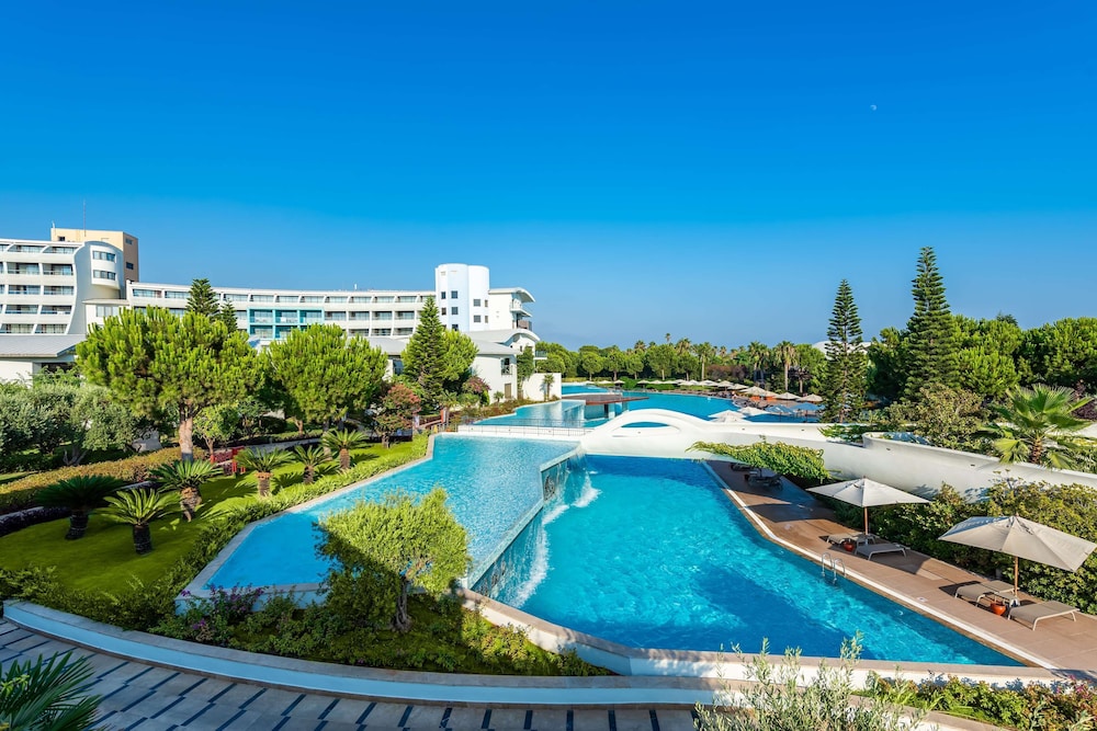 Cornelia Diamond Golf Resort & SPA - All Inclusive — Swimming pool in Belek