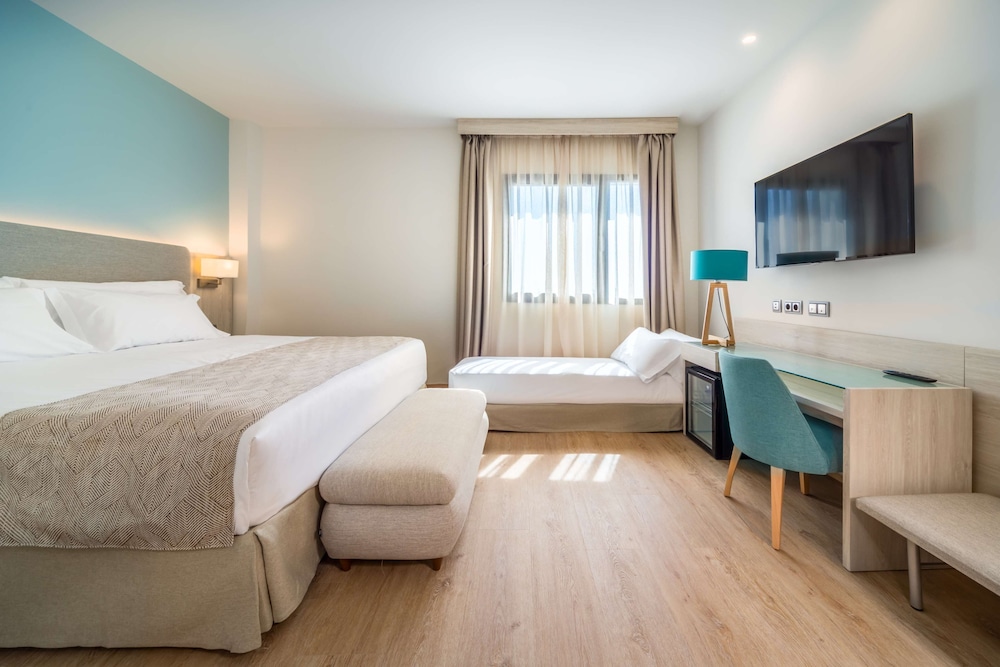 Occidental Sevilla Viapol — Hotel rooms in Seville, Andalusia