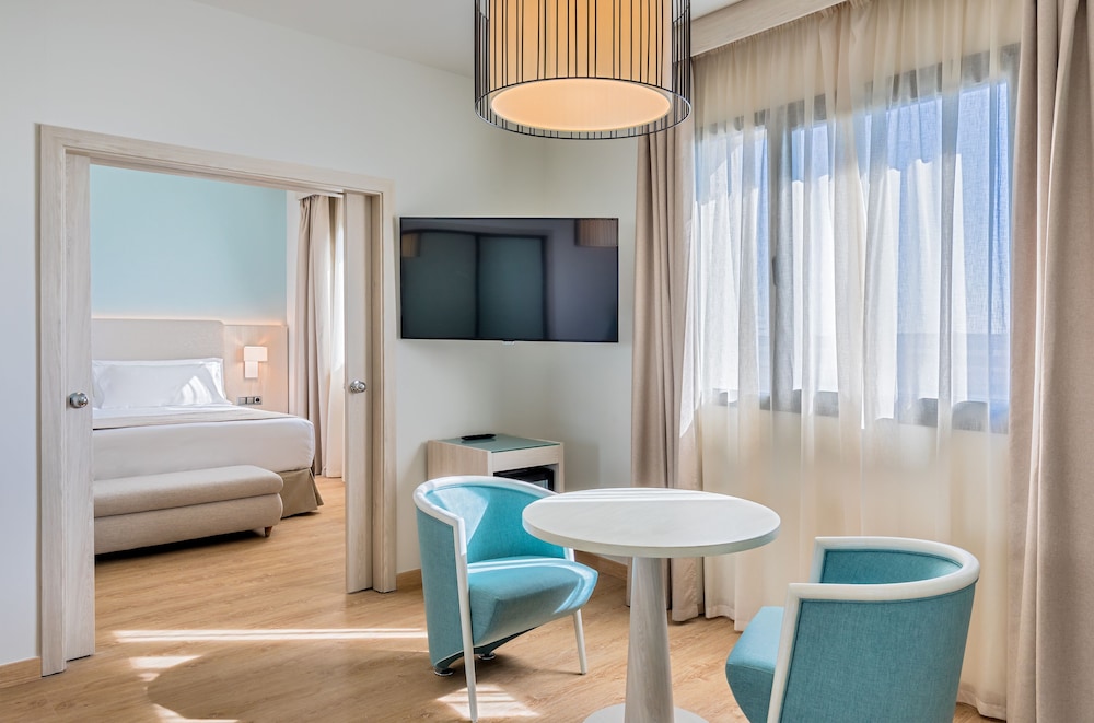 Occidental Sevilla Viapol — Hotel rooms in Seville, Andalusia
