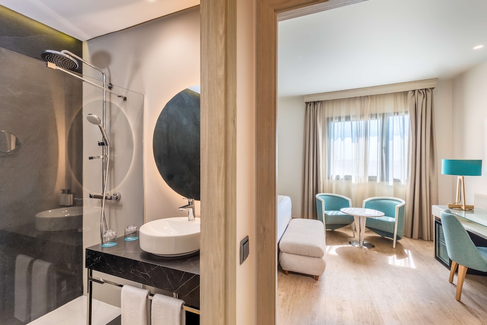 Occidental Sevilla Viapol — Hotel rooms in Seville, Andalusia