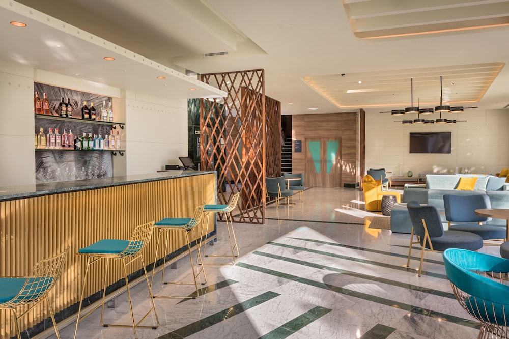Occidental Sevilla Viapol — Restaurant & bars in Seville, Andalusia