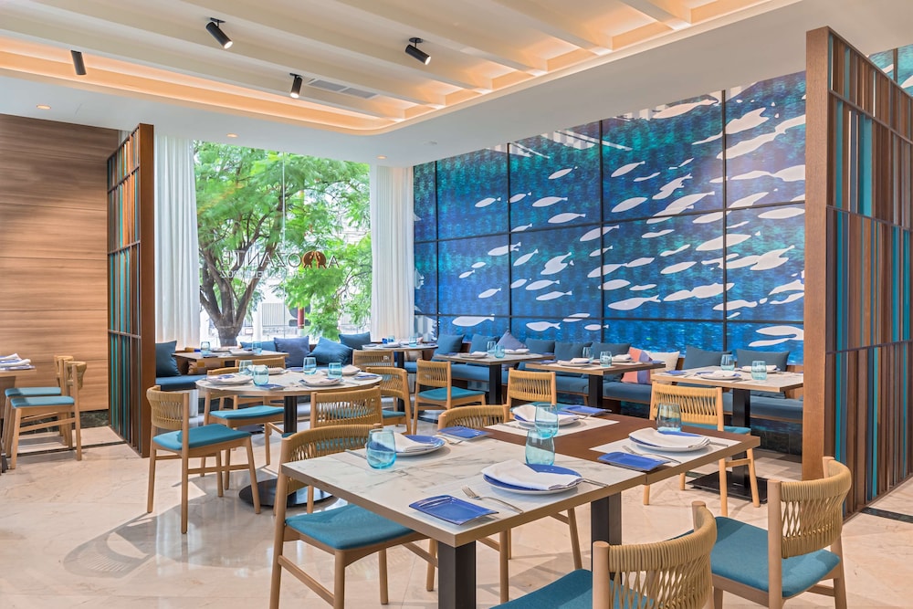 Occidental Sevilla Viapol — Restaurant & bars in Seville, Andalusia