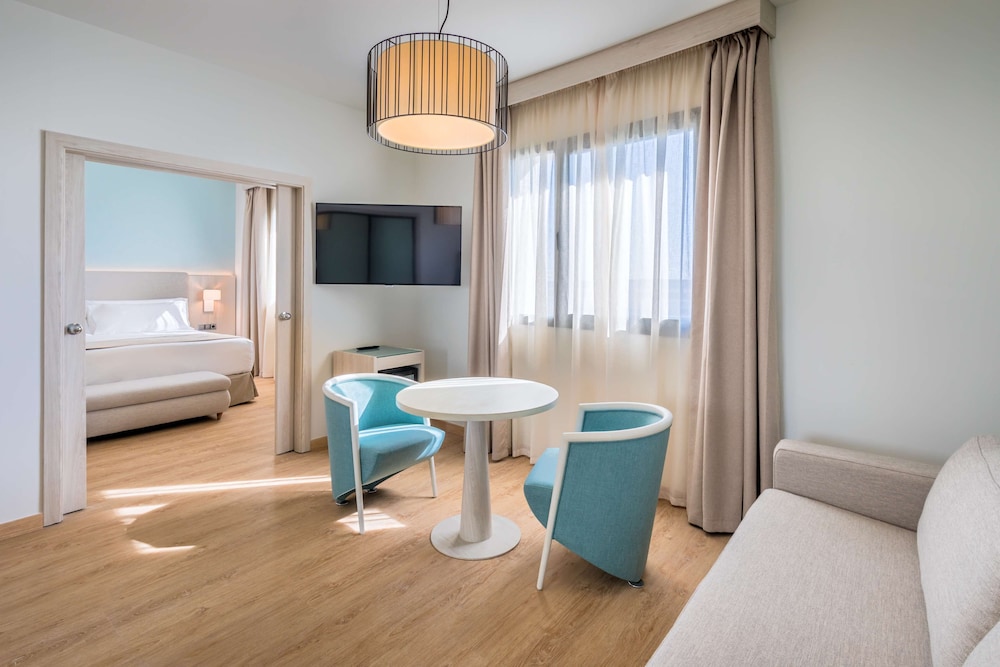 Occidental Sevilla Viapol — Hotel rooms in Seville, Andalusia
