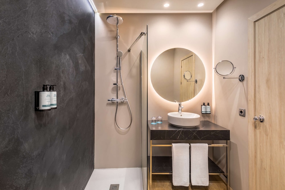 Occidental Sevilla Viapol — Hotel rooms in Seville, Andalusia