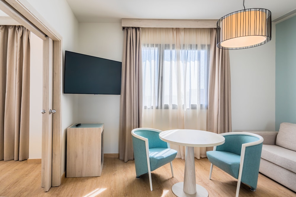 Occidental Sevilla Viapol — Hotel rooms in Seville, Andalusia