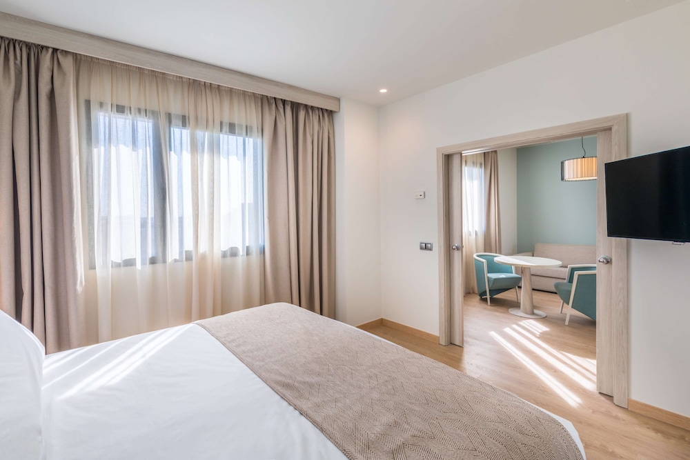 Occidental Sevilla Viapol — Hotel rooms in Seville, Andalusia