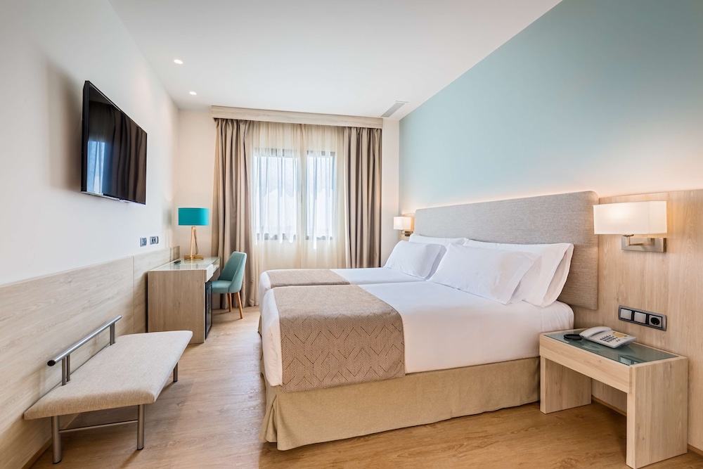 Occidental Sevilla Viapol — Hotel rooms in Seville, Andalusia