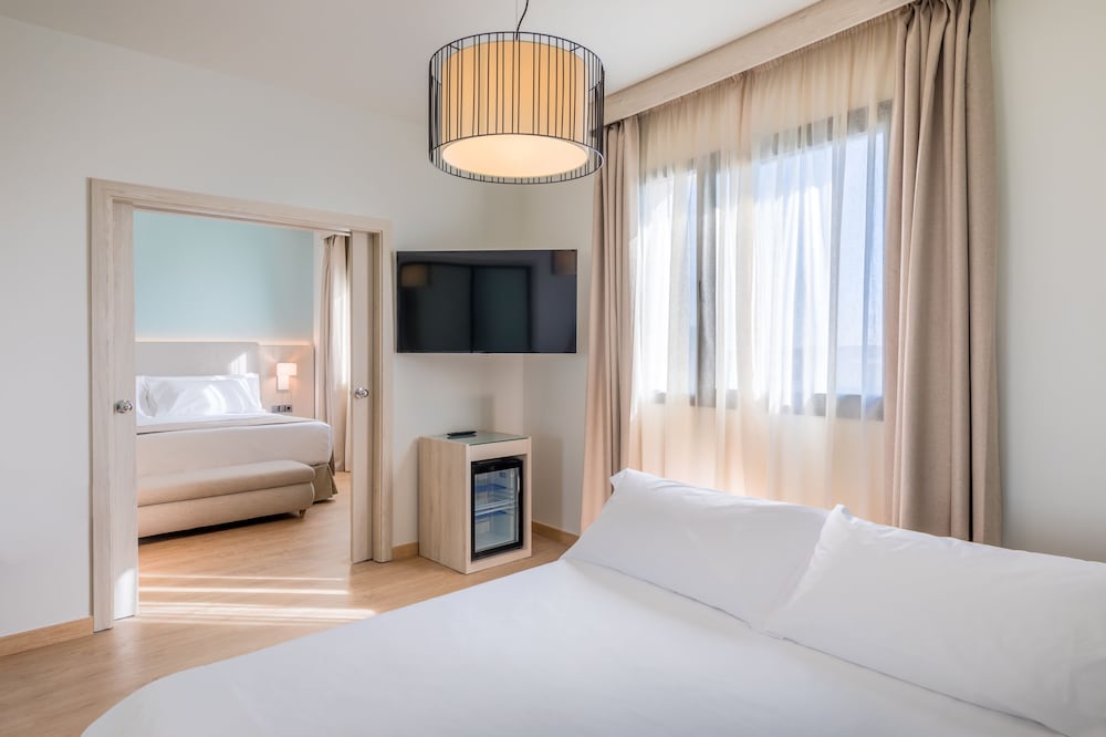 Occidental Sevilla Viapol — Hotel rooms in Seville, Andalusia