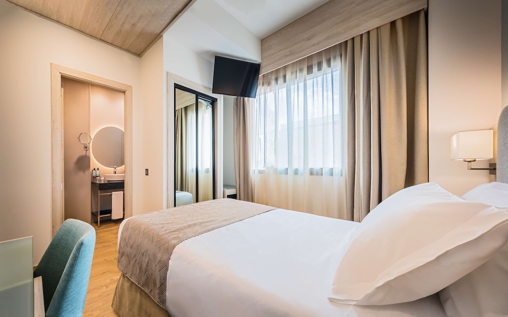 Occidental Sevilla Viapol — Hotel rooms in Seville, Andalusia